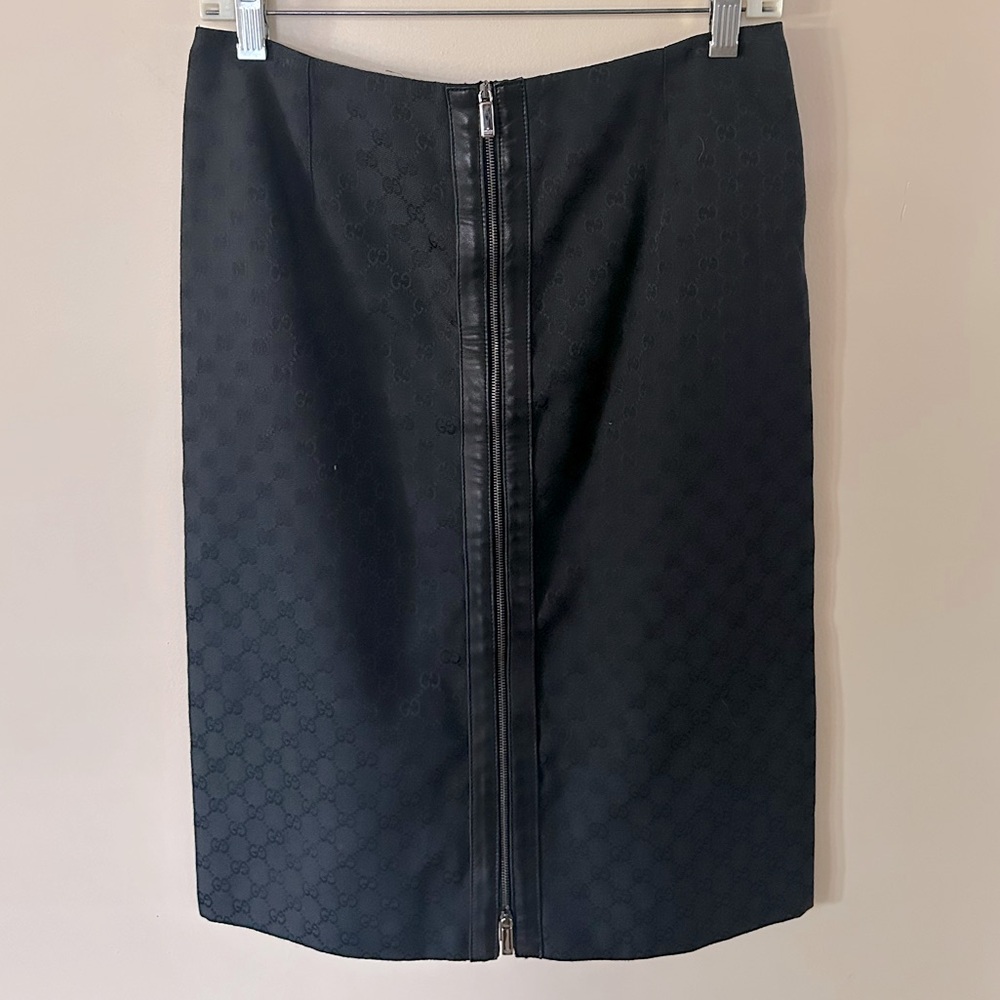 Vintage Gucci Black Skirt Zamasport GG monogram zip front with leather detail